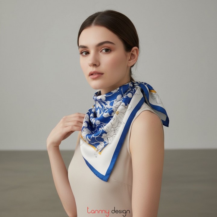 Khăn lụa vuông Luna Bloom - Dưới ánh trăng, vẻ đẹp thức giấc Navy 90x90 cm